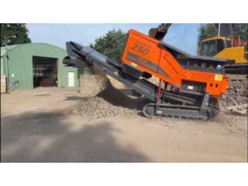 bf13c56f-270f-441e-a6c0-7ac9db9828c1.mp4