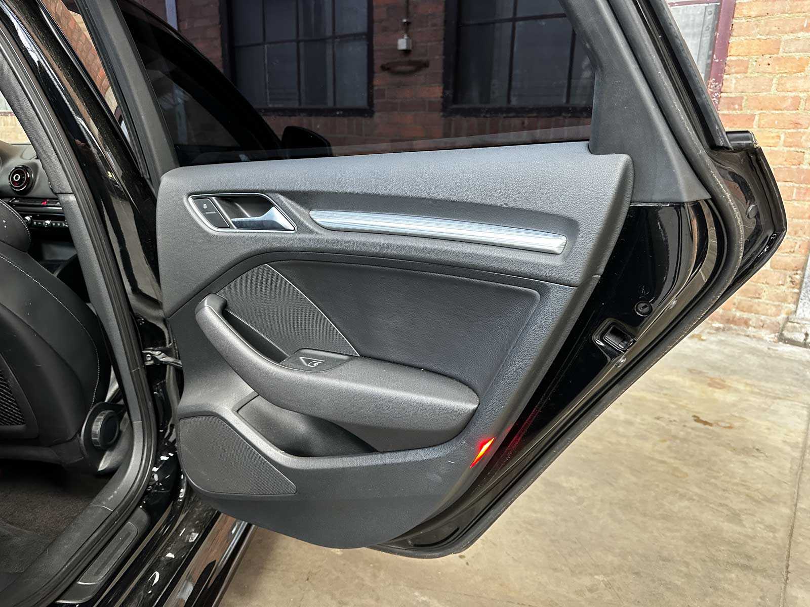 Audi A3 (RS3-LOOK) 1.8 TFSI 250pk 2015, G-248-DP