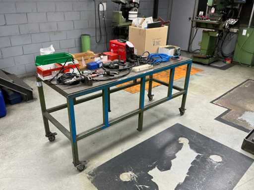 Various parts, tools, accessories and table