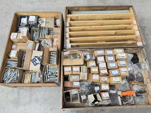   3 Paletten Schrauben