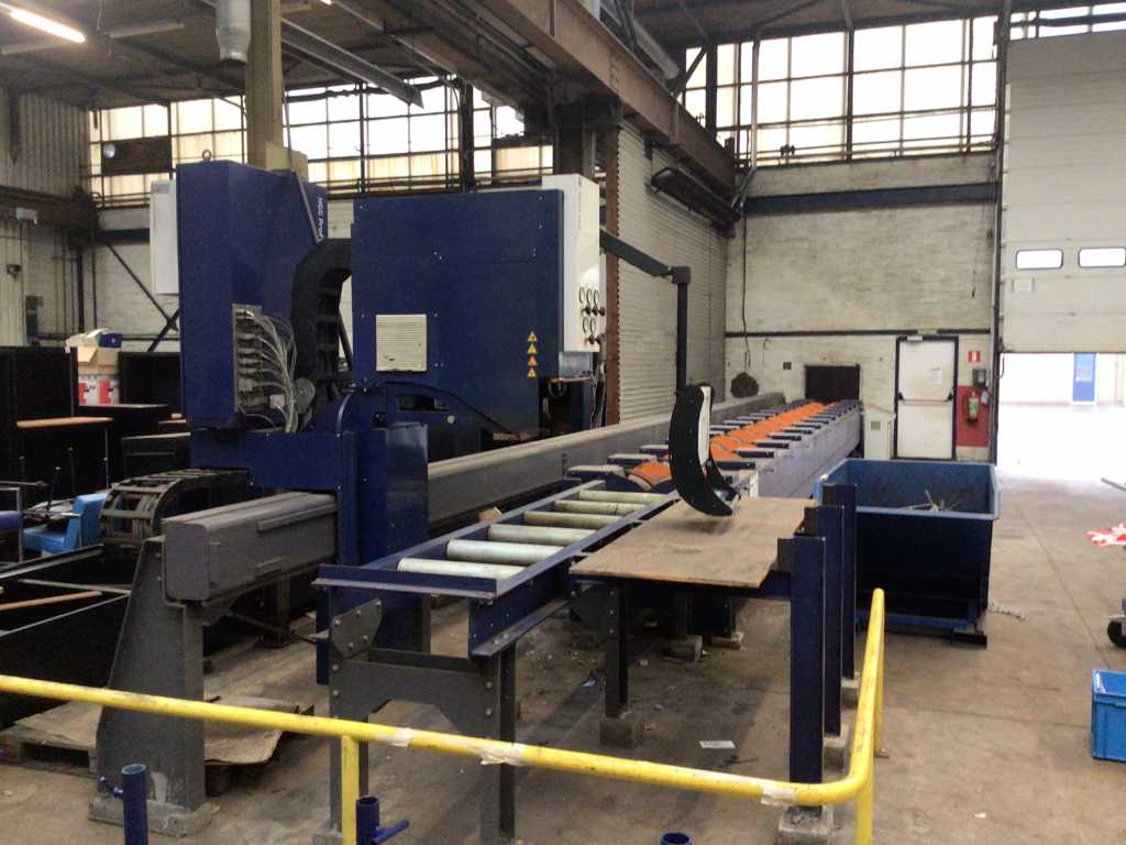 Linea di taglio tubi CNC