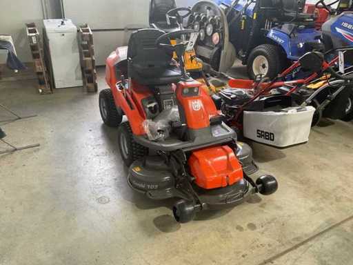 HUSQVARNA - R 216T AWD - Tondeuse à gazon avec autoturation