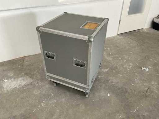 Custodia del cofano con cerchi