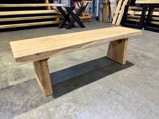 Drewniana ławka Suar 150 cm.