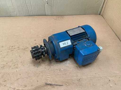SEW-Eurodrive RF32 DT71D4IS silnik elektryczny z przekładnią