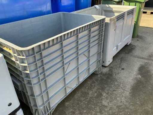 Plastic stacking bins (2x)