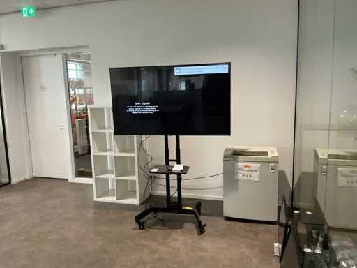 Telewizor LG 65UL3J 65" na stojaku