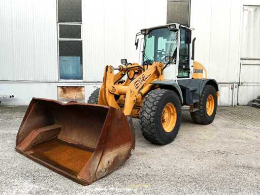 D | Excavator buckets and forklifts