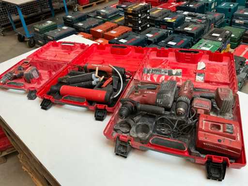 Hilti Akkubohrmaschine (3x)