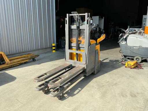 2021 Jungheinrich ERD 220 Stacker