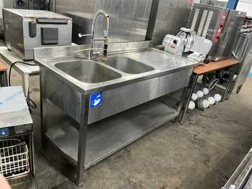 Stainless steel sink