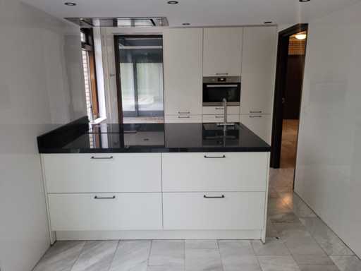 Cuisine avec appareils Bauknecht/Jacuzzi