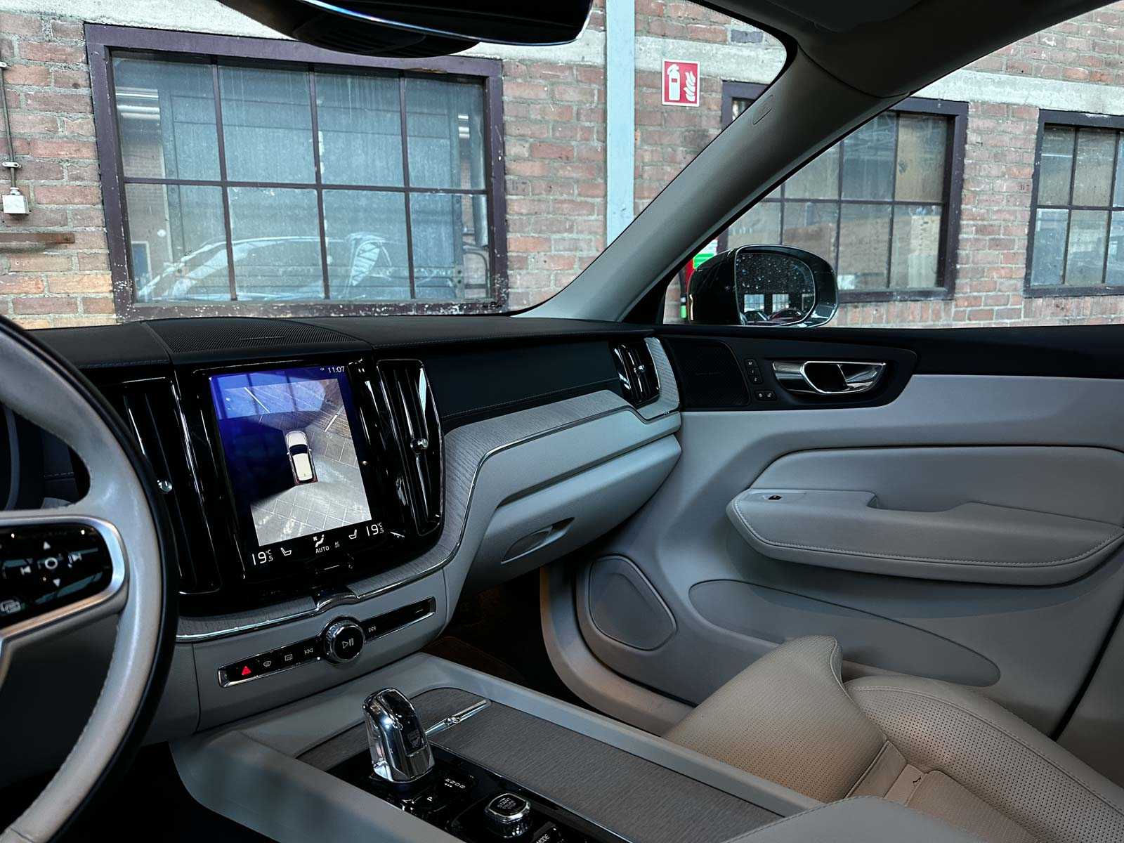 Volvo XC60 2.0 T8 Twin Engine AWD Inscription R-Design 303pk 2019, R-244-TZ