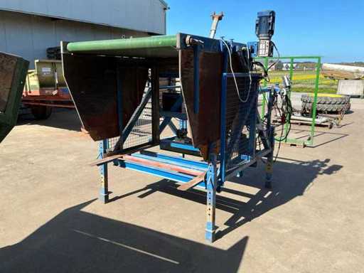 Hydrauliczny wychylak skrzynki dozowania