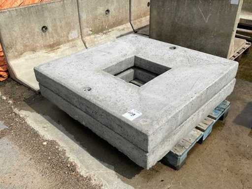 Concrete well edge (2x)