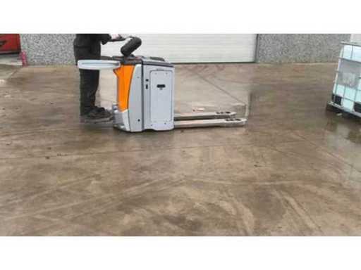 4d6939d4-b65f-4a47-a65b-abb4afc63a24.mp4