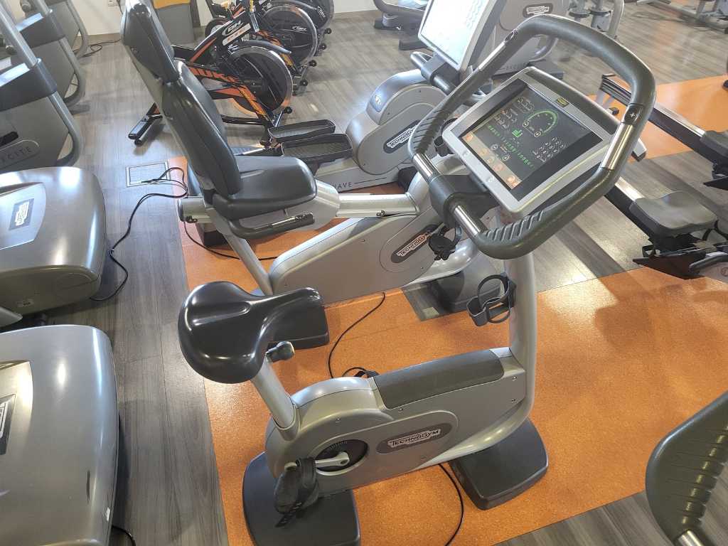 Technogym bike exc discount 700i