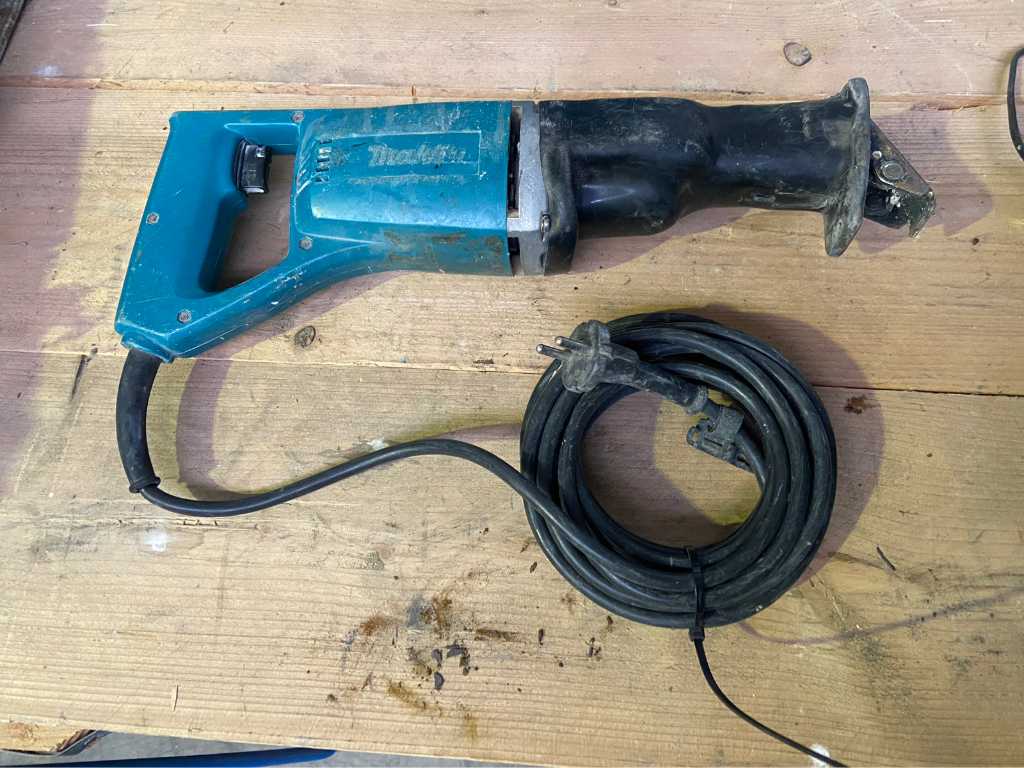 Makita 2025 sawzall jr3000v