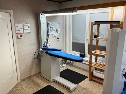 Planche à repasser professionnelle Comel BR/A/S