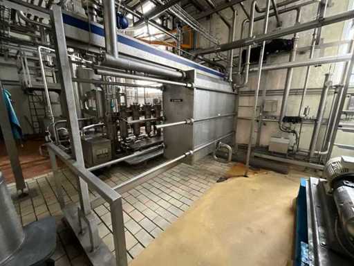 Alfa Laval Tetra Pak C10-KSM 993 Liter Edelstahl-Platten- und Rahmenwärmetauscher mit Durchflussmesser 