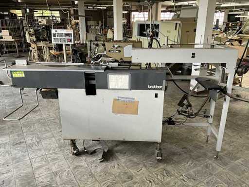 Brother BAS500 Knoopsgatenautomaat