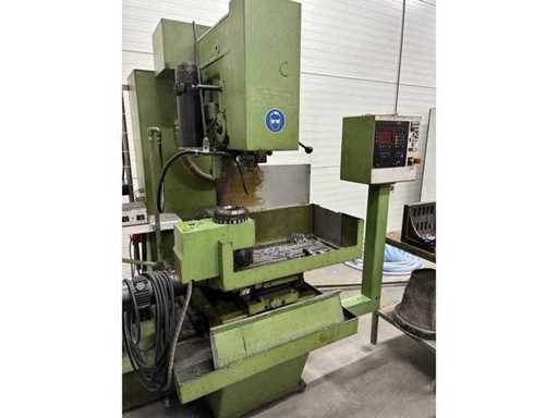 Universal milling machine