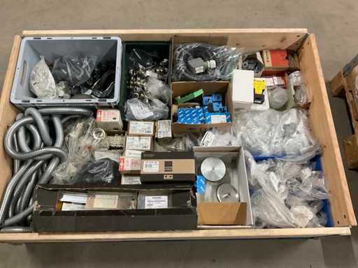 Charge von Installationsmaterialien