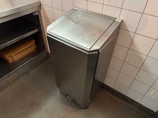 Pattumiera a pedale in acciaio inox