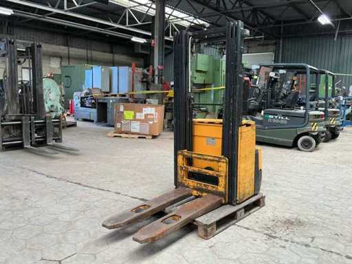 1997 Mic G13 Stacker
