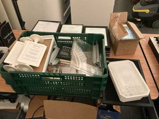 Lot frames and displays