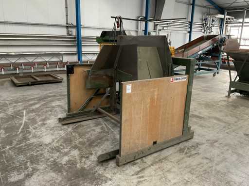 Tibo Kistenkantelaar