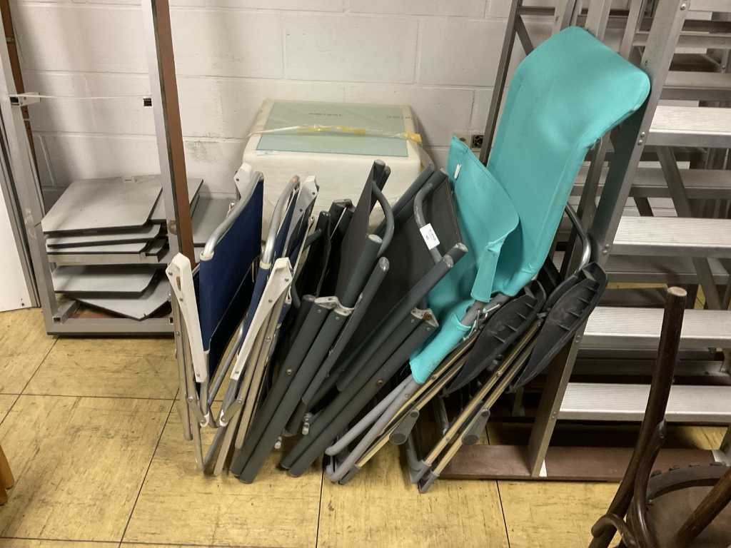Folding chairs (7x)