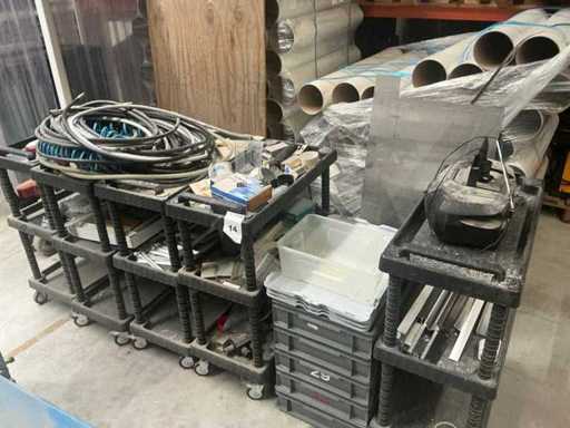 Mobiele kunststof rekjes (5x)