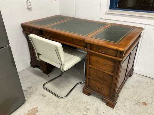 Scrivania in legno