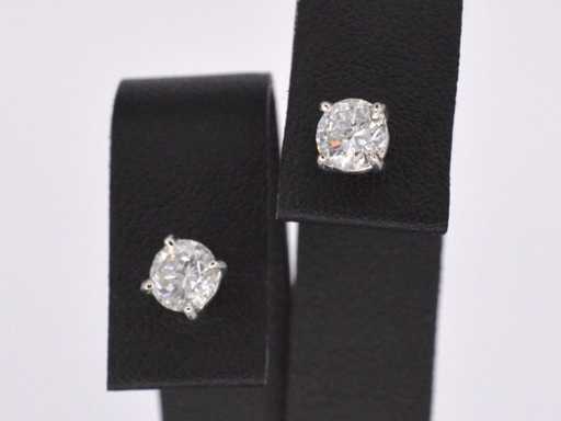 White gold diamond earrings, 0.50 carat