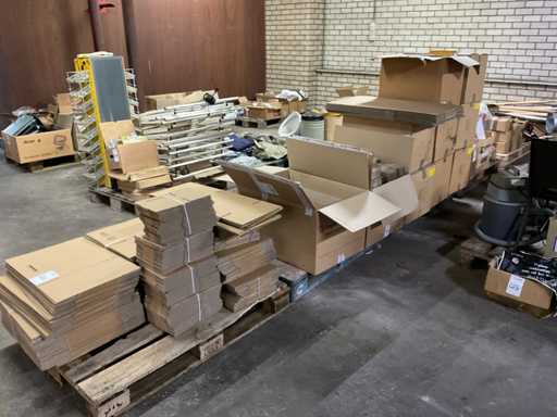 T Batch Cardboard Boxes and Envelopes