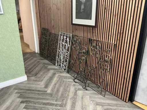 Various cast iron fences (6x)