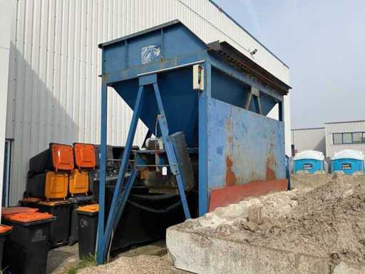 Buker de infeed cu transportor