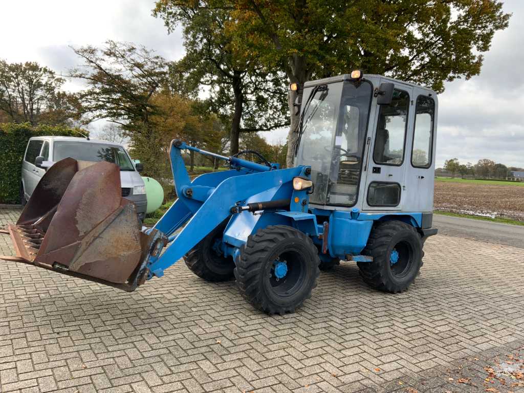 1997 Mitsubishi WS705 Chargeuse sur pneus