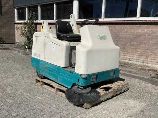 Măturătorul Tennant 6200 2008