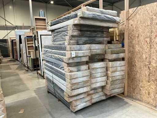 Série de divers têtes de lit et produits semi-finis