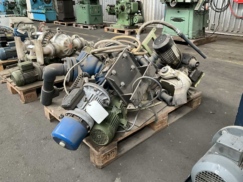 Various engines and miscellaneous (3x)