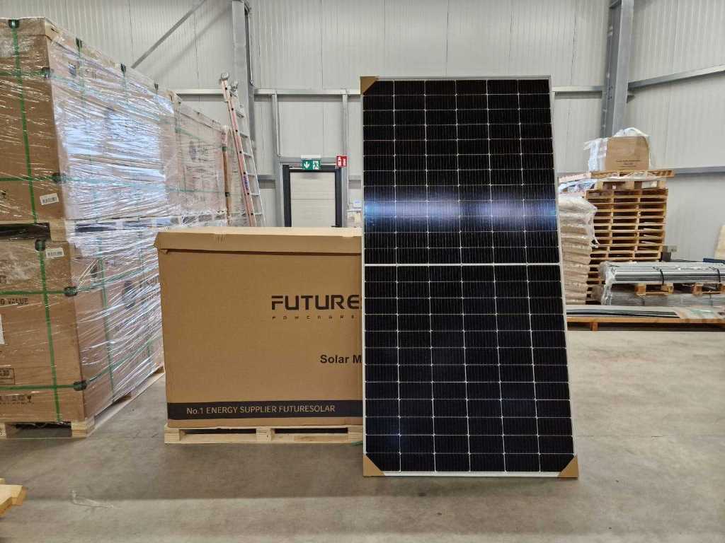 FutureSolar Monofacial 550W Photovoltaic Modules NEW & Original Box 1 Pallet