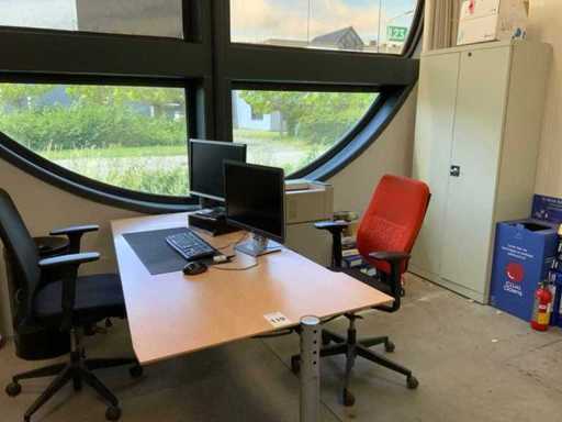 Verschiedene Bürobestände