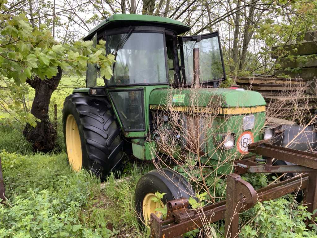 John Deere 2040 Tractor agricol cu tracțiune pe două roți