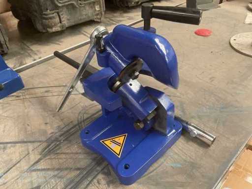 Roller plate shear
