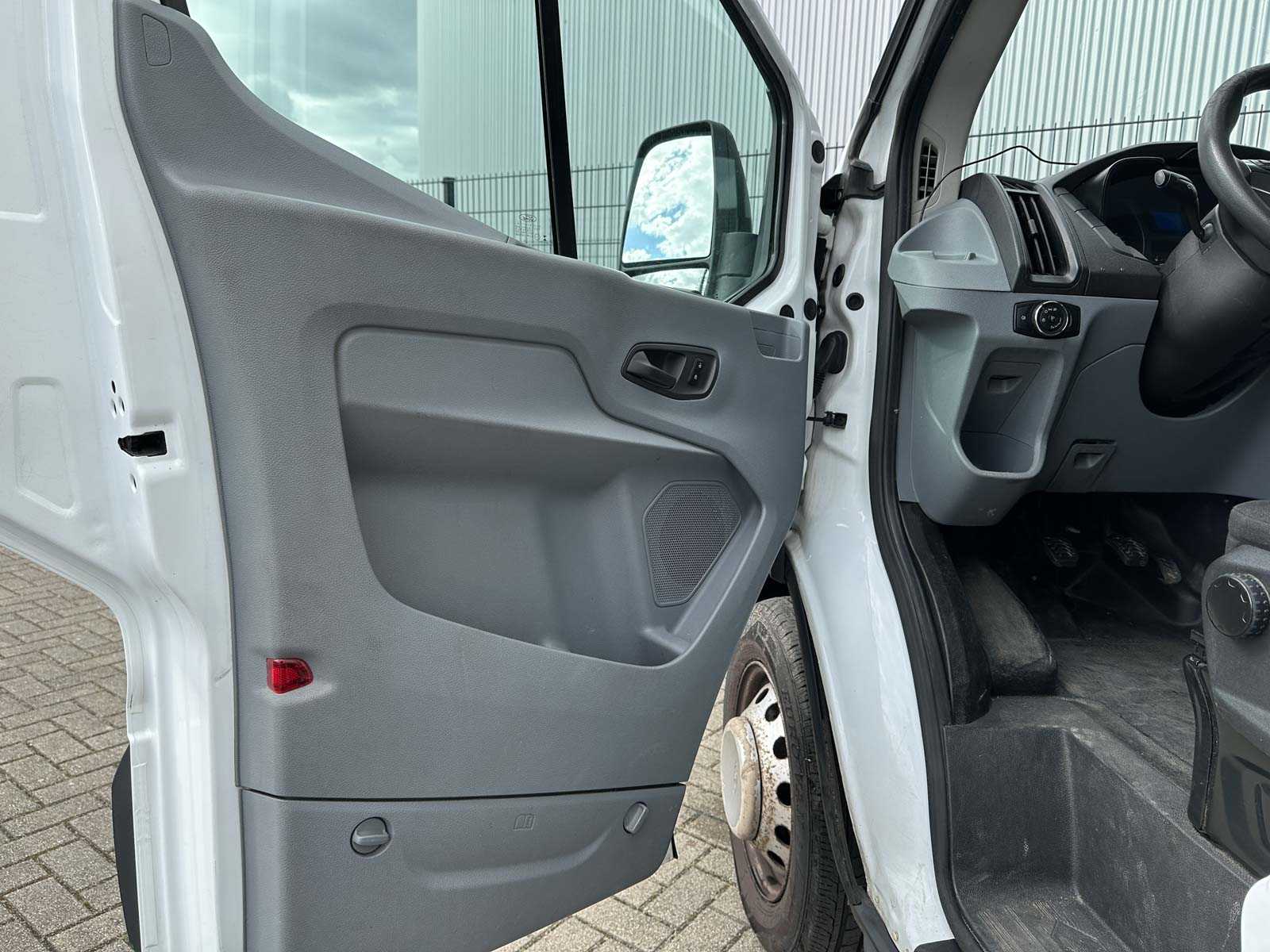 Ford Transit 350 2.2 TDCI L3H1 Am 125pk 2016, V-192-TF