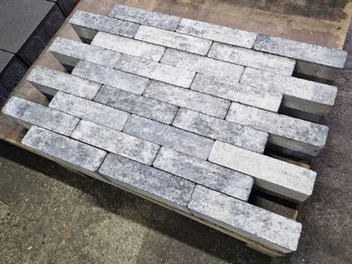 Concrete blocks (approx. 43.2m²)