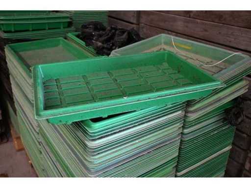 Cușcă de plastic pentru ghivece (800x)