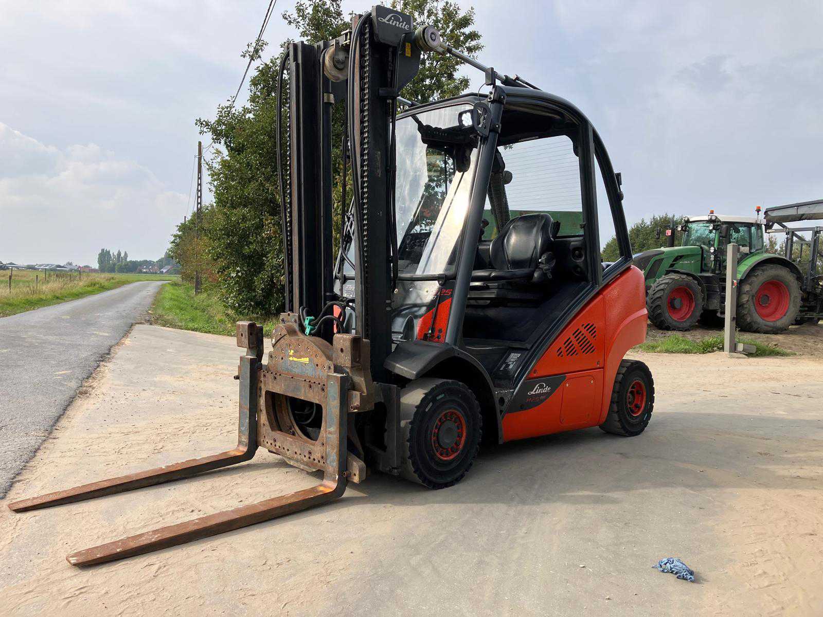 2016 Linde H25D Forklift Truck with Rotator + Arm